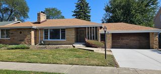 9241 S Richmond Avenue, Evergreen Park, IL 60805