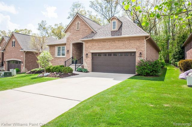 5514 Woodfall Road, Clarkston, MI 48348