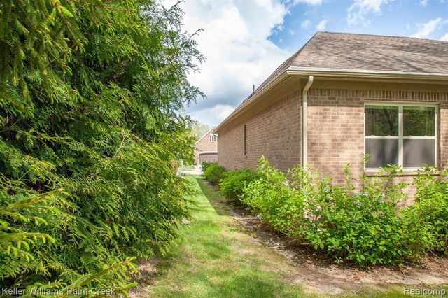 5514 Woodfall Road, Clarkston, MI 48348