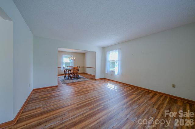 10 Arrow Place, Asheville, NC 28805