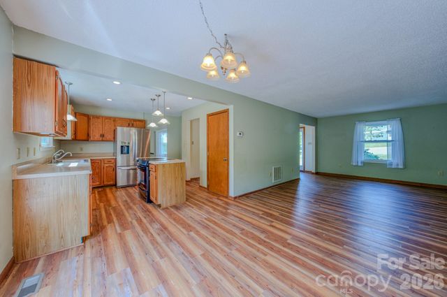 10 Arrow Place, Asheville, NC 28805