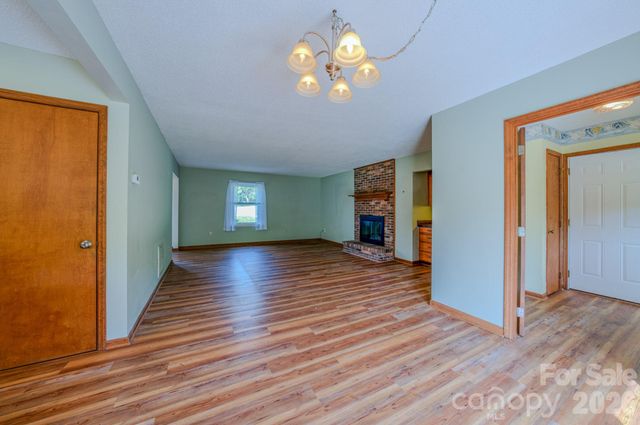 10 Arrow Place, Asheville, NC 28805
