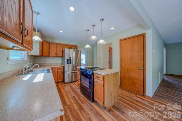 10 Arrow Place, Asheville, NC 28805