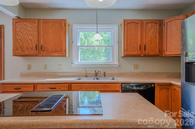 10 Arrow Place, Asheville, NC 28805