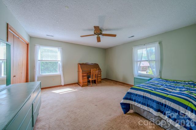10 Arrow Place, Asheville, NC 28805