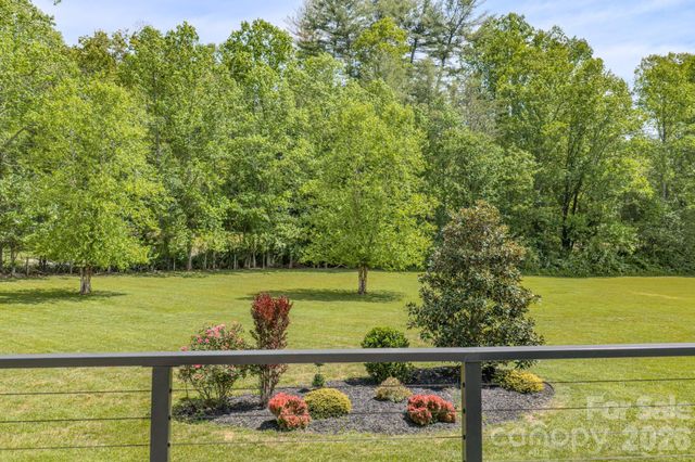 10 Arrow Place, Asheville, NC 28805