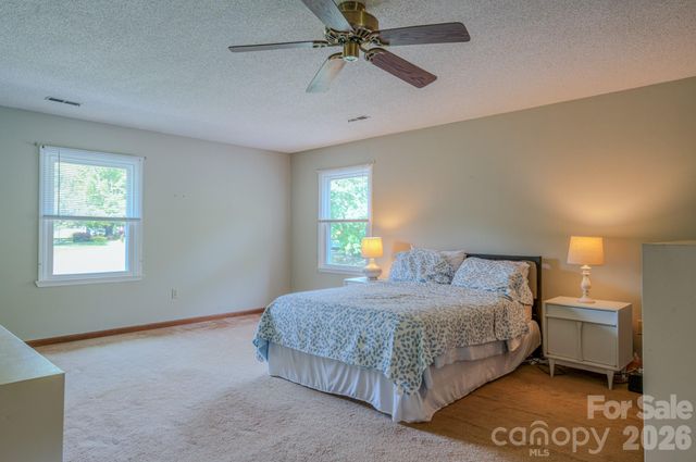 10 Arrow Place, Asheville, NC 28805
