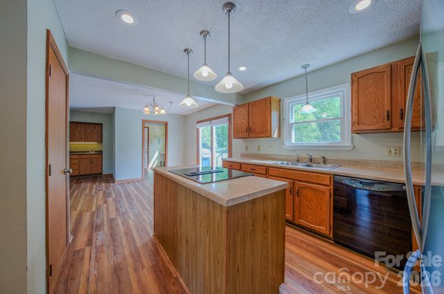 10 Arrow Place, Asheville, NC 28805