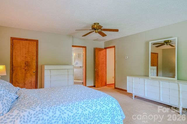 10 Arrow Place, Asheville, NC 28805