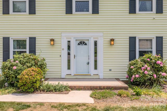10 Arrow Place, Asheville, NC 28805