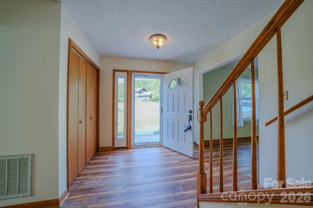 10 Arrow Place, Asheville, NC 28805