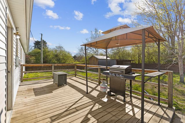 12635 Old Tullahoma Rd, Tullahoma, TN 37388