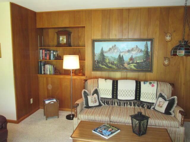 5154 Maplewood DRIVE, Greendale, WI 53129