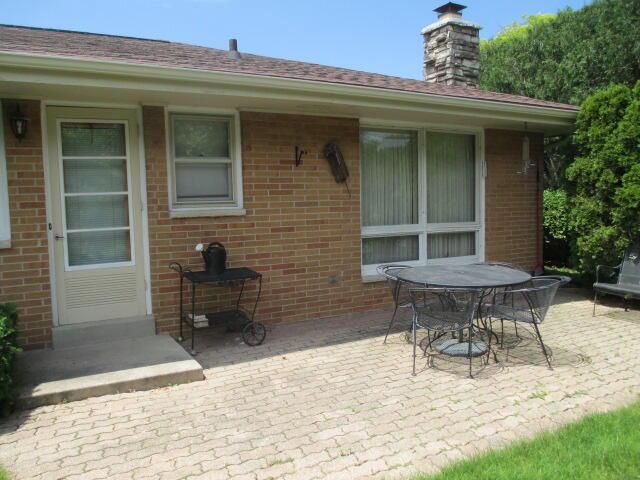 5154 Maplewood DRIVE, Greendale, WI 53129