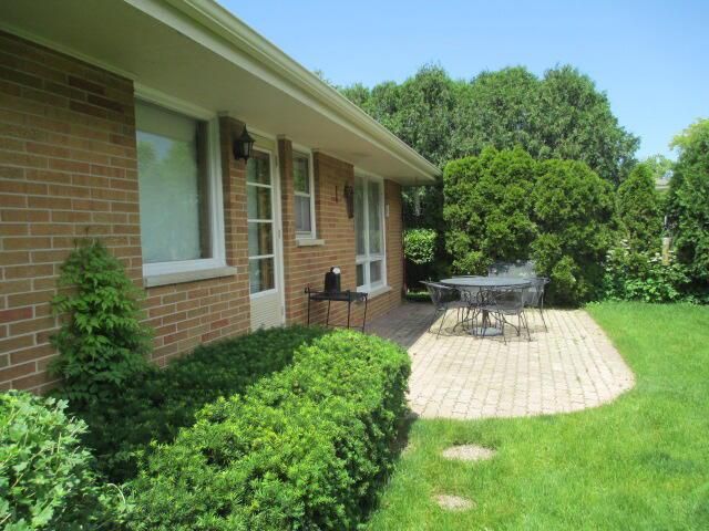 5154 Maplewood DRIVE, Greendale, WI 53129