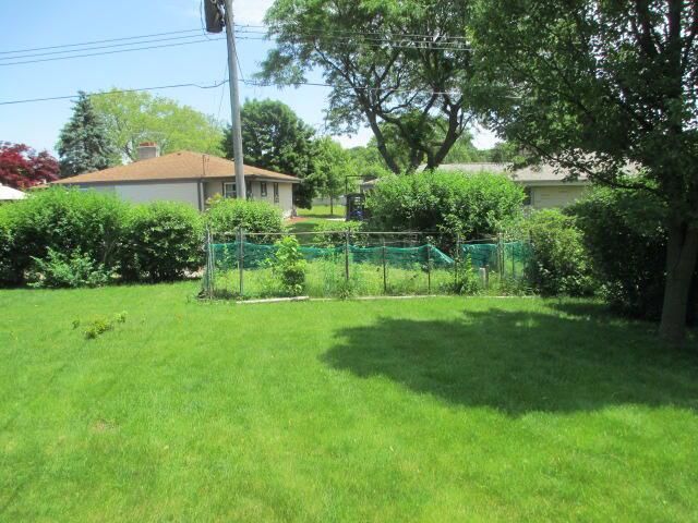 5154 Maplewood DRIVE, Greendale, WI 53129
