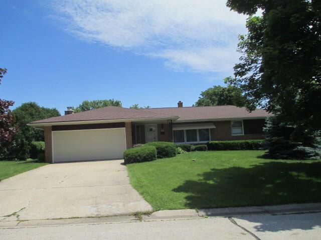 5154 Maplewood DRIVE, Greendale, WI 53129