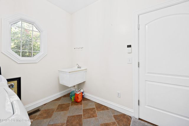 190 Leon Remington Rd, Mt Washington, KY 40047