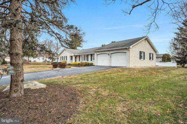 705 SUTTON DR, Carlisle, PA 17013