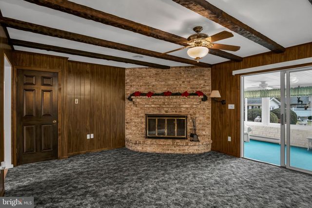 705 SUTTON DR, Carlisle, PA 17013