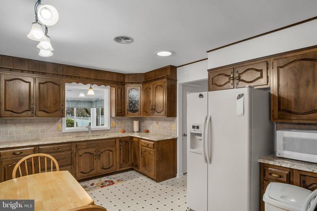 705 SUTTON DR, Carlisle, PA 17013