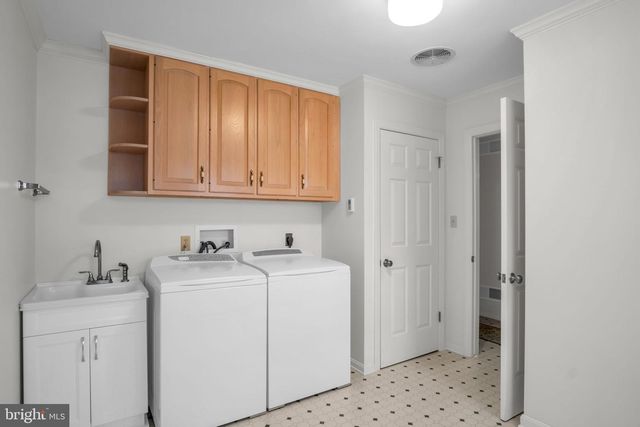 705 SUTTON DR, Carlisle, PA 17013