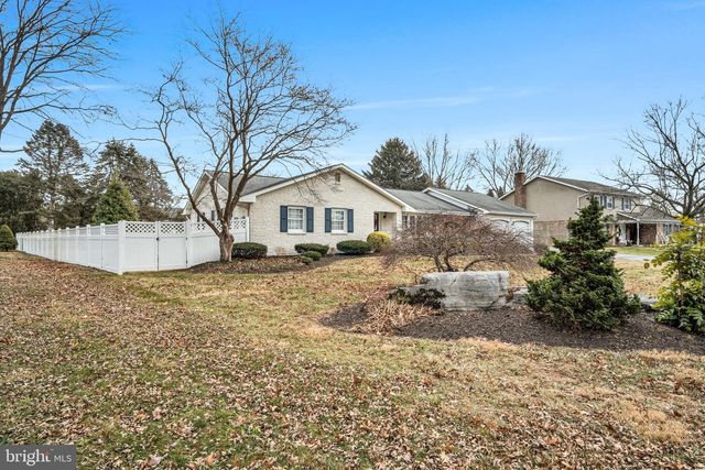 705 SUTTON DR, Carlisle, PA 17013