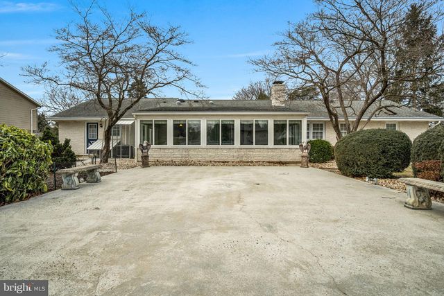 705 SUTTON DR, Carlisle, PA 17013