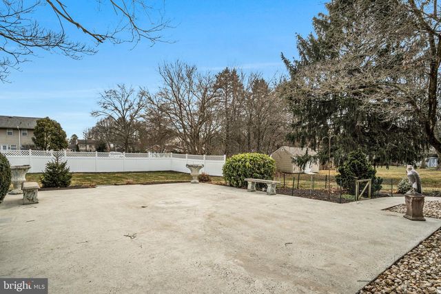 705 SUTTON DR, Carlisle, PA 17013