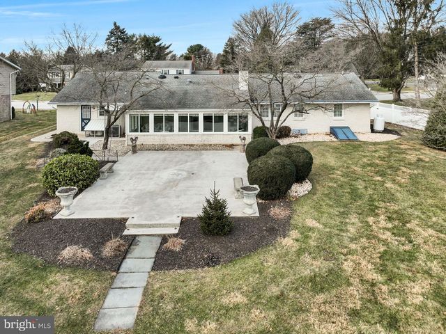 705 SUTTON DR, Carlisle, PA 17013