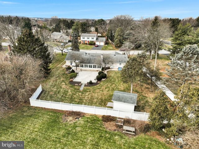 705 SUTTON DR, Carlisle, PA 17013