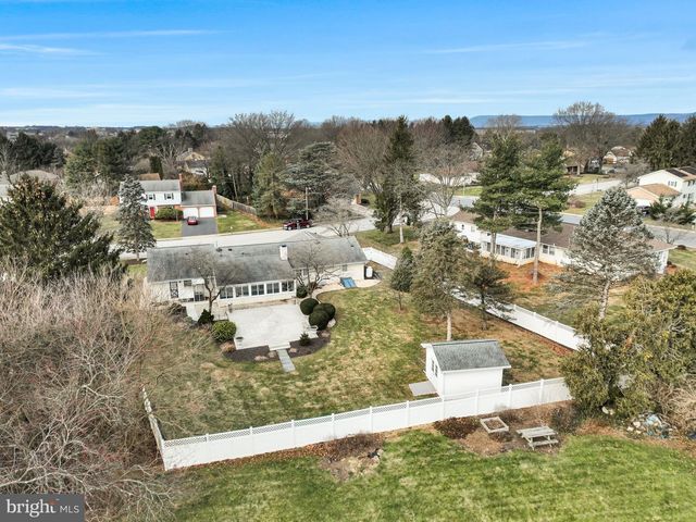 705 SUTTON DR, Carlisle, PA 17013