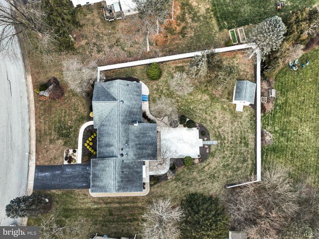 705 SUTTON DR, Carlisle, PA 17013