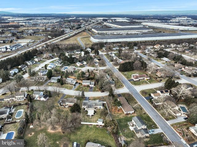 705 SUTTON DR, Carlisle, PA 17013