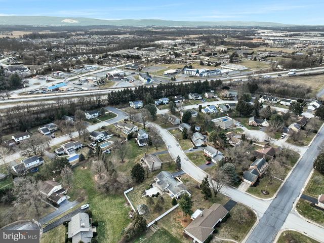 705 SUTTON DR, Carlisle, PA 17013