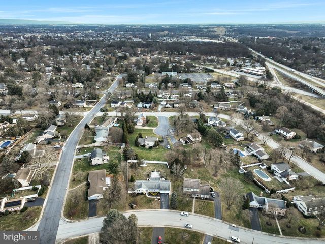 705 SUTTON DR, Carlisle, PA 17013