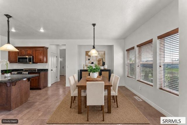 6315 Chartwell Gardens, Ammon, ID 83406