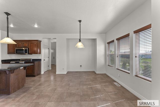 6315 Chartwell Gardens, Ammon, ID 83406