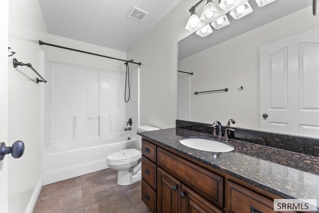 6315 Chartwell Gardens, Ammon, ID 83406