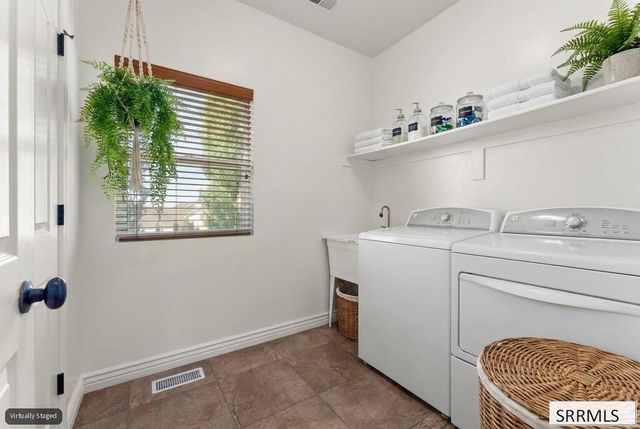 6315 Chartwell Gardens, Ammon, ID 83406
