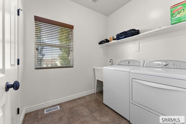 6315 Chartwell Gardens, Ammon, ID 83406