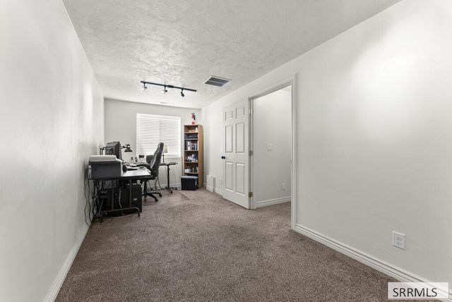 6315 Chartwell Gardens, Ammon, ID 83406
