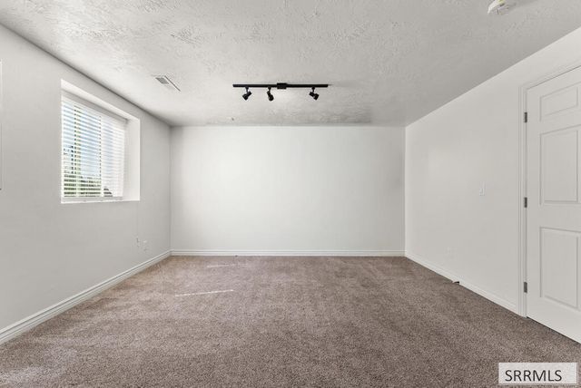 6315 Chartwell Gardens, Ammon, ID 83406