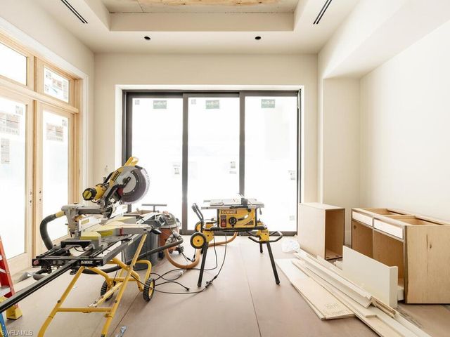 6580 Bottlebrush LN, Naples, FL 34109