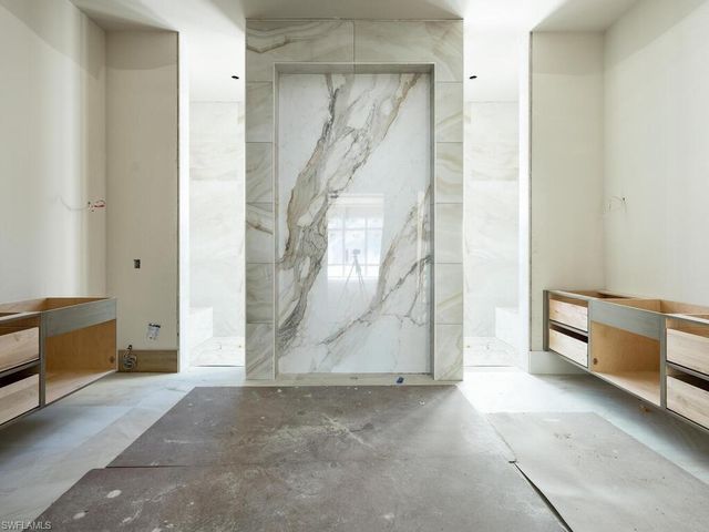 6580 Bottlebrush LN, Naples, FL 34109