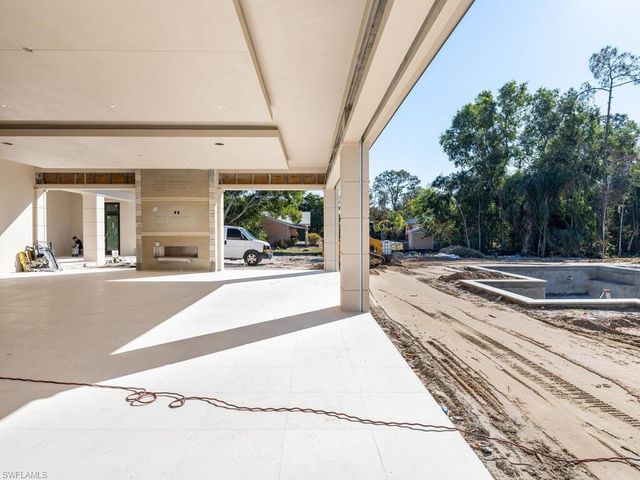 6580 Bottlebrush LN, Naples, FL 34109