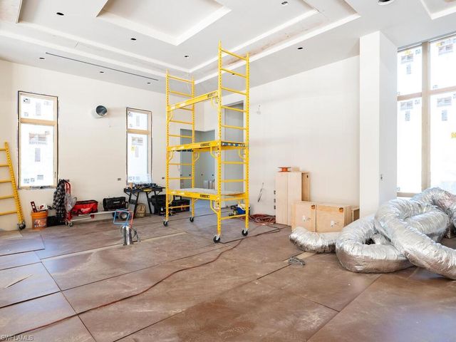 6580 Bottlebrush LN, Naples, FL 34109