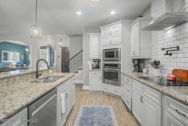10165 Daisy Vestry Road, Biloxi, MS 39532
