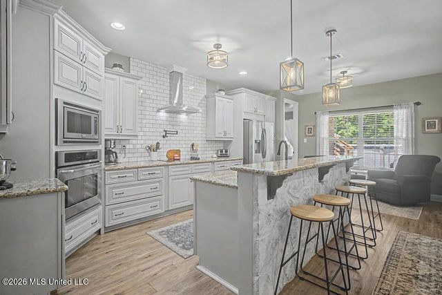 10165 Daisy Vestry Road, Biloxi, MS 39532