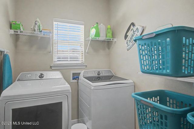 10165 Daisy Vestry Road, Biloxi, MS 39532